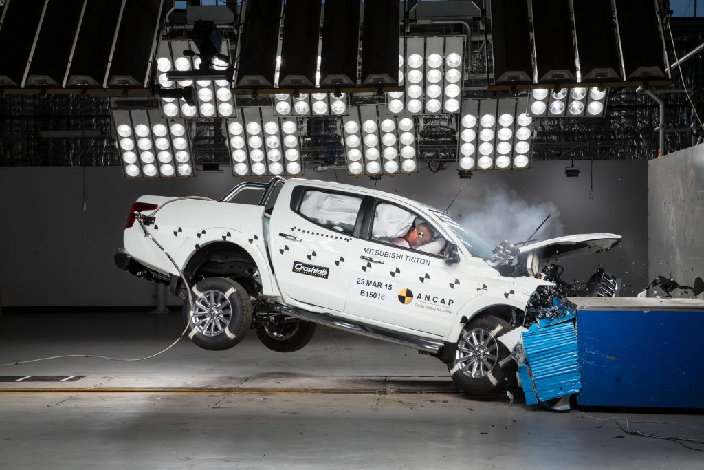 ANCAP Crash Test - Mitsubishi Triton 2015